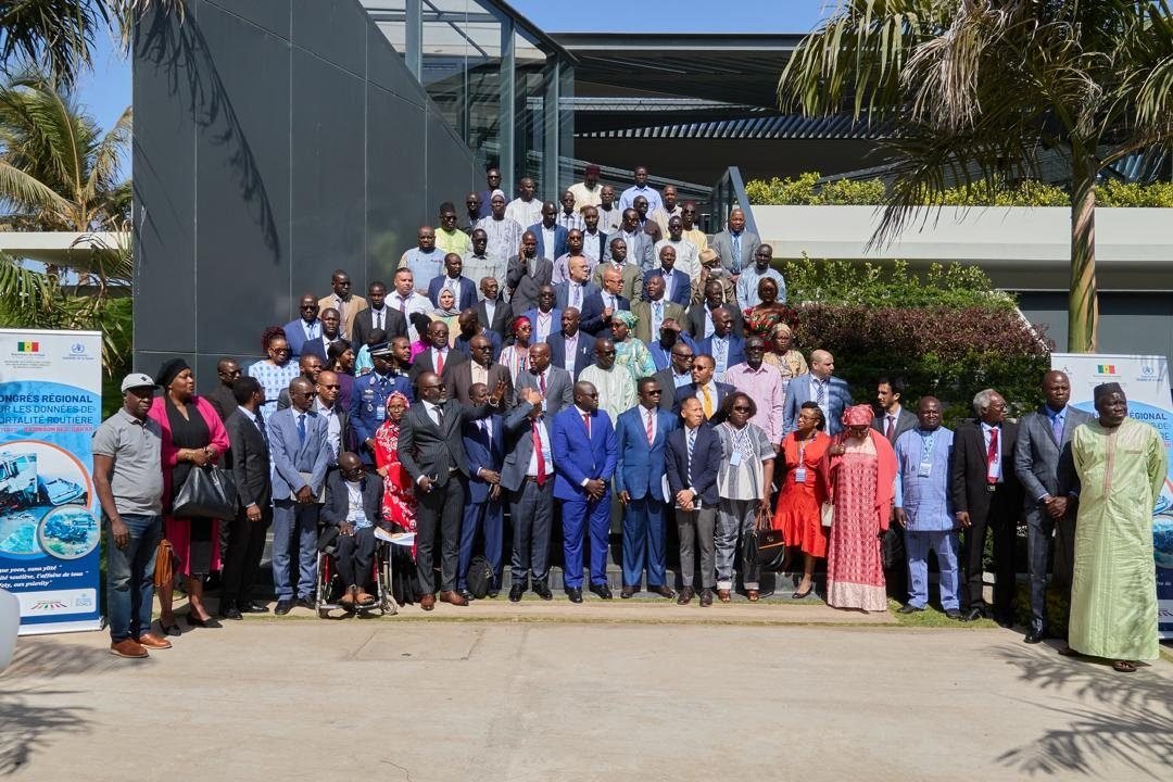Photo de groupe des participants du 1er Congrès de l'ANASER