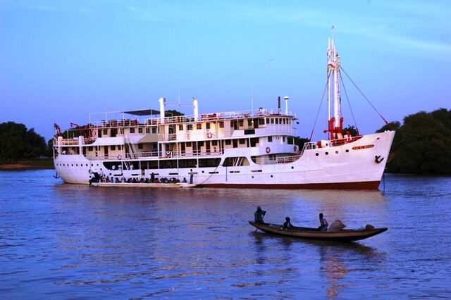 Le Bou El Mogdad naviguant sur le fleuve Sénégal