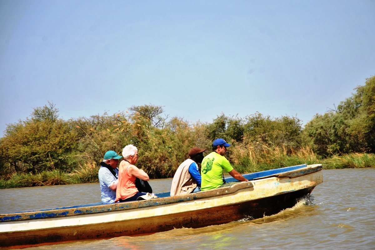 Pirogue trip on the park's creeks