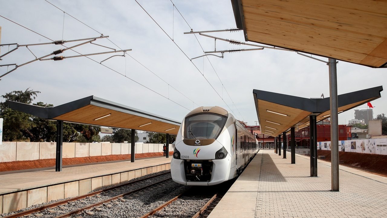 A TER train at Dakar station